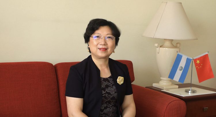 Embajadora de China en El Salvador, Ou Jianhong. Foto/ René Estrada.