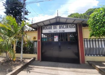 Ancianos de hogar Llanos Magaña, en Ahuachapán, se alistan para vacuna
