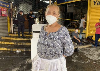 «Voy al día a día y hoy me quedé sin mi única fuente de ingresos»: vendedora de artesanías de San Miguel
