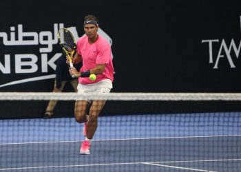 Rafa Nadal arrolla al joven Alcaraz en Madrid