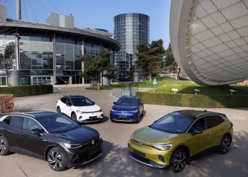 Mercado automotriz se recupera en Alemania, aunque sigue golpeado por la pandemia