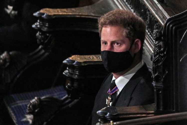 El príncipe Harry de Gran Bretaña, duque de Sussex, asiste al funeral del príncipe Felipe de Gran Bretaña, duque de Edimburgo en la Capilla de San Jorge en el Castillo de Windsor, Windsor, al oeste de Londres, el 17 de abril de 2021. FOTO / AFP