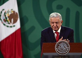 Presidente de México se defiende de acusaciones tras accidente de metro
