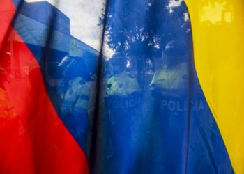 Presidente Duque pide retirar reforma tributaria que provocó masivas protestas en Colombia