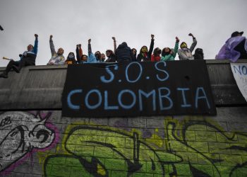 Aumenta presión contra el presidente de Colombia tras una semana de protestas