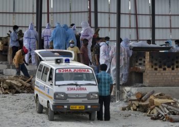 India sobrepasa las 4,000 muertes diarias por covid-19, en medio de debate sobre liberación de patentes