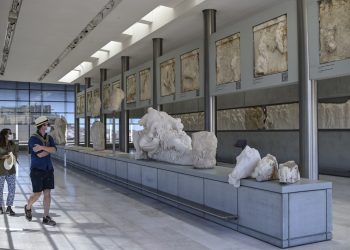 Grecia vuelve a recibir turistas y los estadounidenses pueden dejar de usar mascarilla