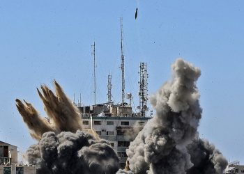 Bombardeo israelí contra edificio de Gaza donde tienen sus oficinas Associated Press y Al Jazeera