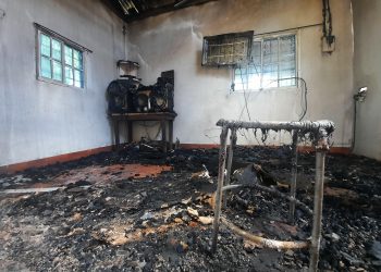 Bomberos rescata a anciana de morir en incendio en La Unión