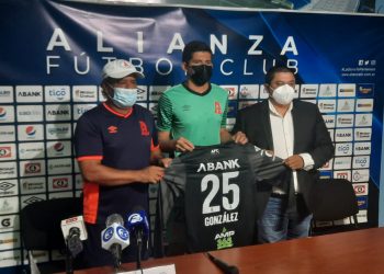Mario González renovó contrato con Alianza por cuatro torneos más
