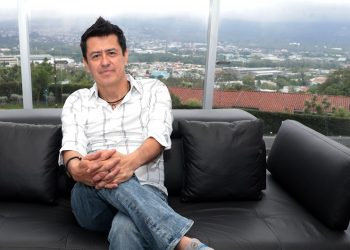 Amilcar Flores lanza  «Sin Ella»