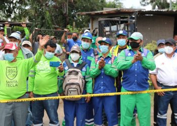 Alcalde de Santa Tecla reitera compromiso con trabajadores municipales para honrar pago de salarios