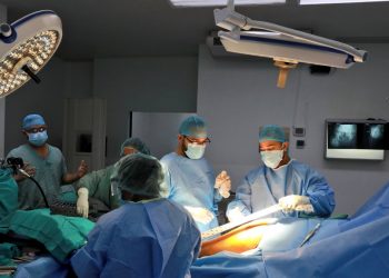 Hospital General del ISSS asigna quirófano para cirugías ortopédicas las 24/7