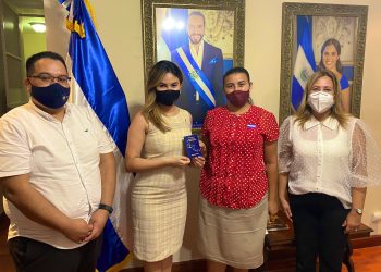 Diáspora salvadoreña en Belice podrá obtener su pasaporte de forma inmediata