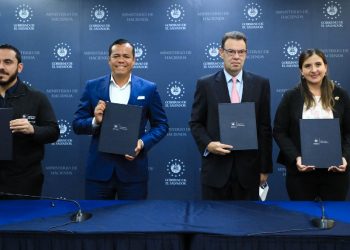Gobierno salvadoreño firma convenios con Banco Mundial para beneficiar a la primera infancia