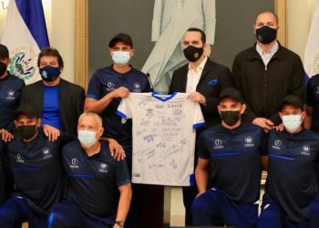 Jugadores y cuerpo técnico de la Selección de Fútbol Playa serán declarados como «Hijos Meritísimos de El Salvador» por la Asamblea