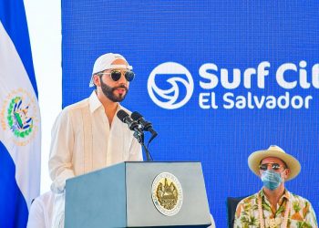 «Disfruten el sol, la arena, las olas y sean embajadores de El Salvador en el mundo»: presidente Bukele inaugura mundial de surf