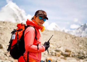 Una mujer de Hong Kong bate el récord de la más rápida ascensión al Everest