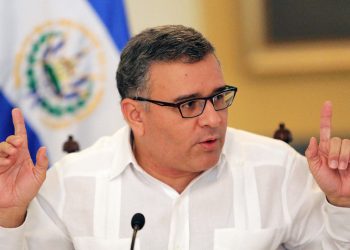 Proceso penal contra Mauricio Funes y 30 acusados más pasa a otro juzgado
