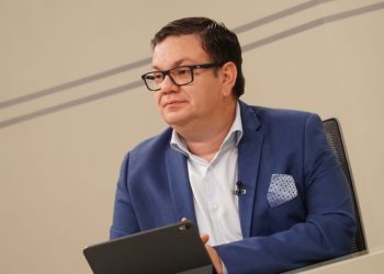 Ratificación de préstamos es inversión para el futuro, afirma el diputado Christian Guevara