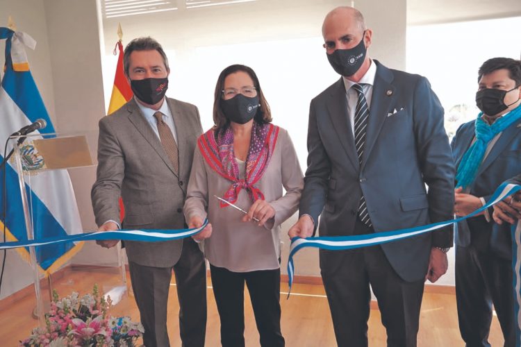 Inauguración. La canciller viajó a España para concretar varios proyectos que beneficien a la diáspora. /Foto cortesía.