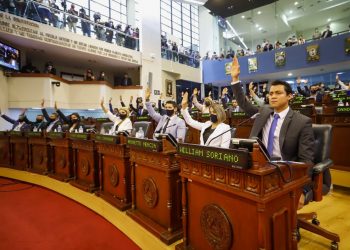 Nuevas Ideas y GANA defienden destitución de magistrados y fiscal
