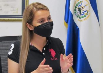 Alcaldesa de Sacacoyo denuncia deuda de más de $3 millones dejada por la administración de ARENA