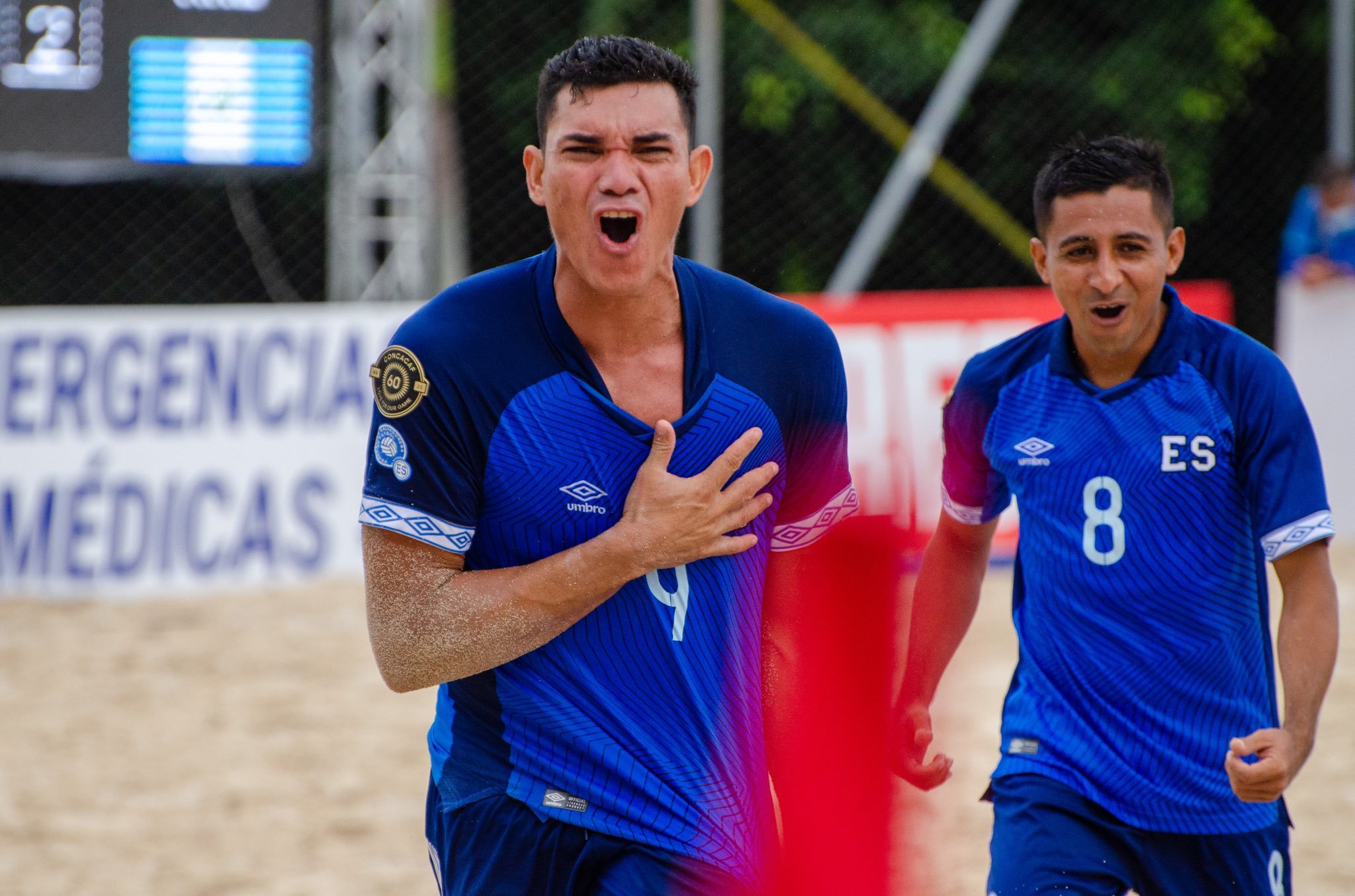 Selección de fútbol playa de El Salvador se mantiene como líder del área -  El Gráfico