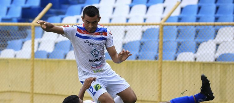 Luis Ángel Firpo vino al estadio Cuscatlán y le sacó un valioso empate al conjunto marciano. Foto René Estrada