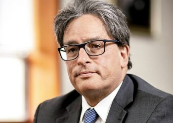 Renuncia ministro de Hacienda en Colombia tras masivas protestas contra reforma tributaria