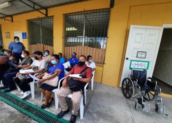 Avanza vacunación de personas de 50 años y docentes