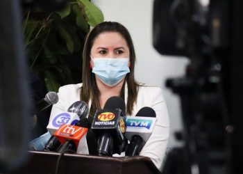 Diputada del FMLN se muestra en descontento por donación de vacunas de El Salvador a Honduras