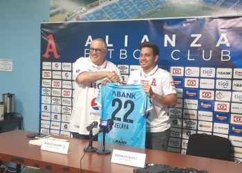 Hay Fito Zelaya para rato: el delantero renovó contrato con Alianza por cuatro torneos más