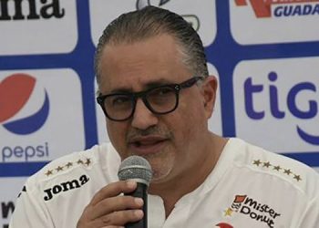 Fito Salume aplaude y llama valiente al presidente Bukele por los cambios que está realizando en El Salvador