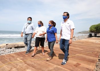 Ministra de Turismo verifica preparativos para Surf City