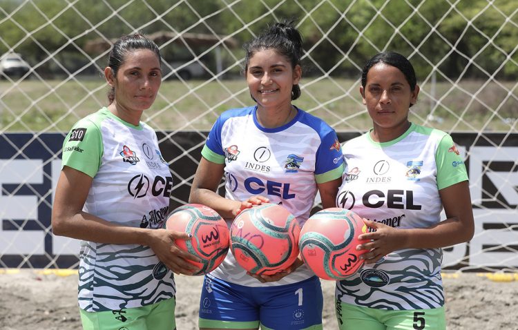 Sangre de «Lovos», sangre playera en el conjunto femenino de El Espino. Foto Diego García/DES