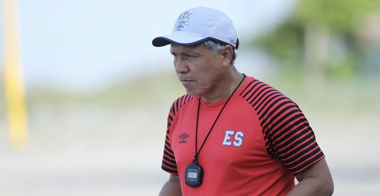Rudis González Gallo, entrenador de la selección nacional de fútbol playa. Foto: David Martínez/DES