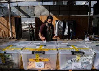 Chile confía nueva Constitución a los independientes