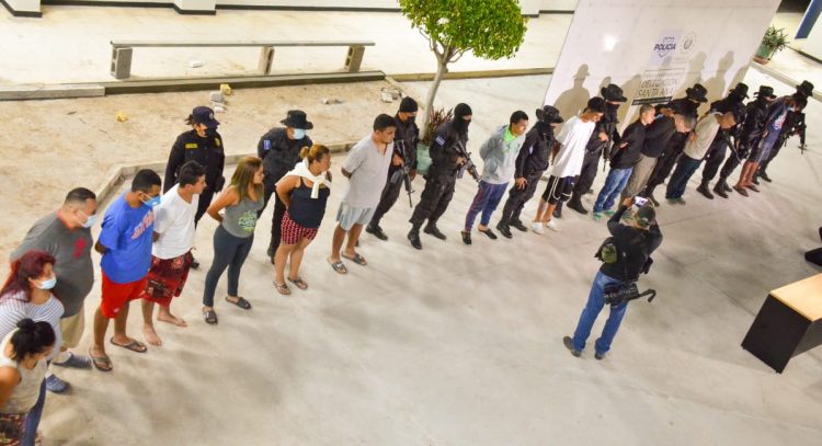 20 personas capturadas por diversos delitos durante operativo en Santa Ana