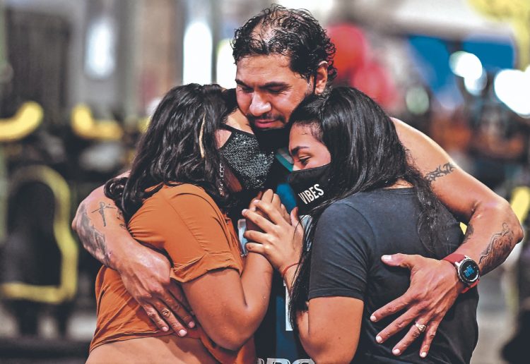 Confinamiento. Las familias deberán quedarse en casa, como una nueva medida para evitar la tercera ola de contagios. Foto AFP.