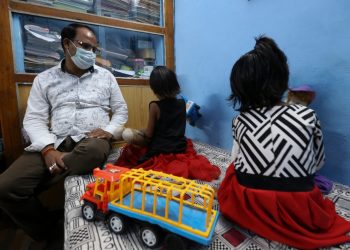 Peligran en India los niños que la COVID-19 deja huérfanos
