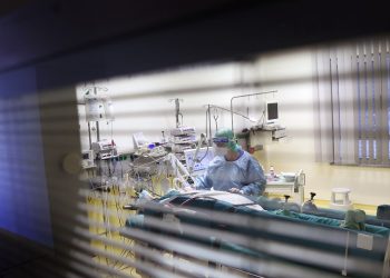 Salvadoreños en EE.UU.:«Los doctores y enfermeras ya no podían hacer nada más que tenerme con oxígeno»