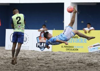 Apulo no halla la ruta al triunfo en la Liga de Fútbol Playa