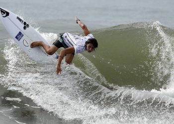 Porfirio Miranda: «Estoy listo y daré todo por El Salvador en el Mundial de Surf»