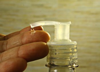 Habilitan gestiones electrónicas para importación de alcohol para productos farmacéuticos y cosméticos