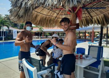 «El Salvador me encanta. Lo mejor aquí son las olas perfectas»: Phillip Mappes, surfista suizo