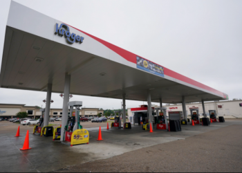 Anuncian reapertura de oleoducto en EE. UU. en medio de acaparamiento de combustible