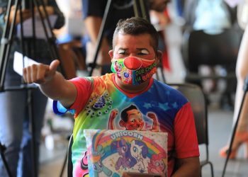 Bandesal entrega subsidio a artistas nacionales afectados económicamente por la pandemia