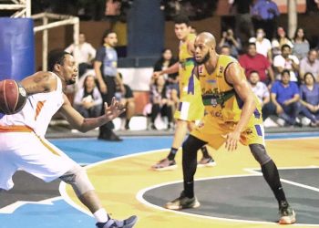 Inician cuartos de final en Liga Mayor de Baloncesto