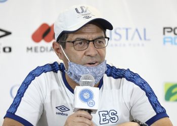 Hugo Pérez, técnico de la Selecta: «Si mañana me tocara viajar, lo hago con los jugadores que tengo ahora»